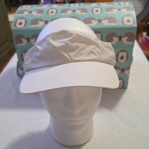 NWT WICKID PERFORMANCE VISOR